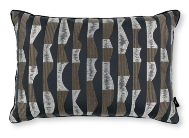 Ozari Cushion Carbon by Black Edition