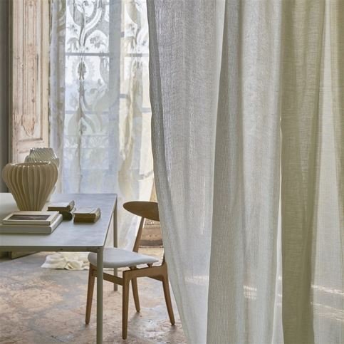 Carlotta Linen Fabric by Designers Guild 