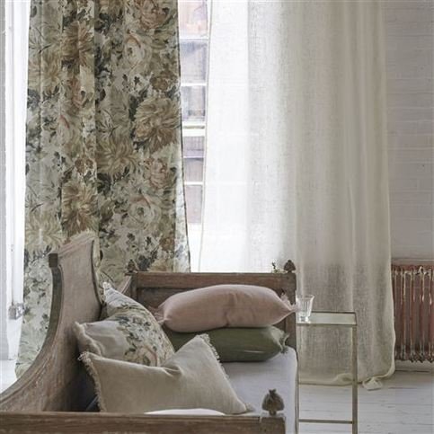 Fleurs D Artistes Chalk Fabric by Designers Guild 