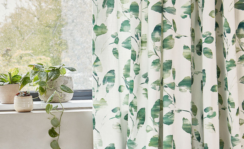 Arwen Emerald Fabric by Villa Nova 