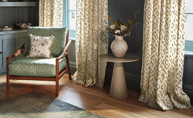 Aurea Cushion Meadow by Villa Nova