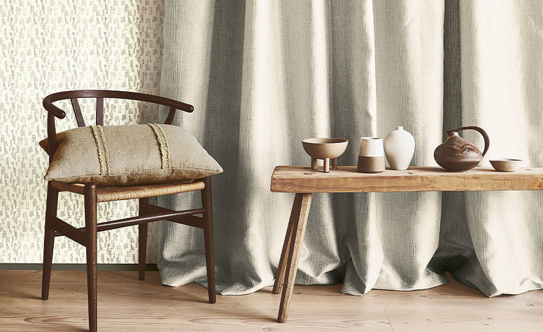 Broderie Plaster Wallcovering by Villa Nova 