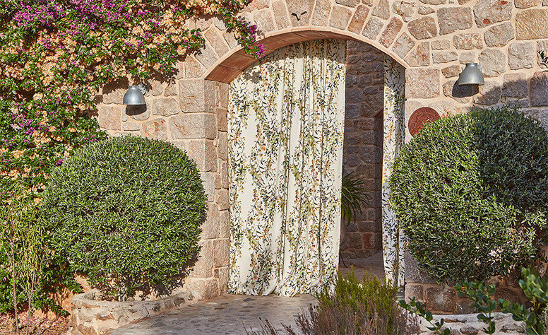 Hana Outdoor Spring Fabric by Villa Nova 