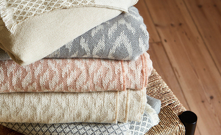 Lea Throw Putty by Villa Nova