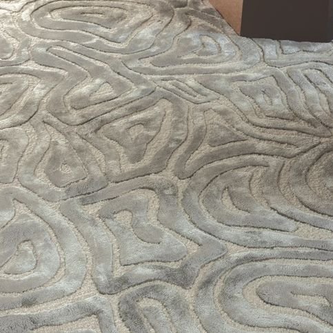 Coralia Silver Circular Rug by William Yeoward